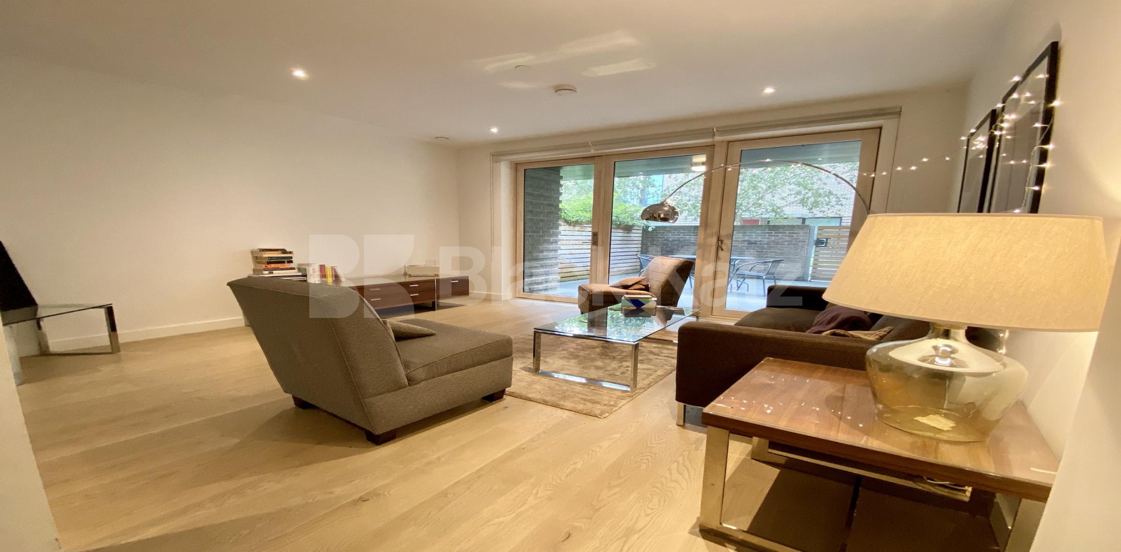 			NEW INSTRUCTION , 3 Bedroom, 1 bath, 1 reception Apartment			 Victory Place Trafalgar Place , Elephant and Castle / Borough 